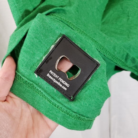 Large Brew City Green Shirt Black Graphic Tee w/ Bottle Opener - Picture 4 of 6